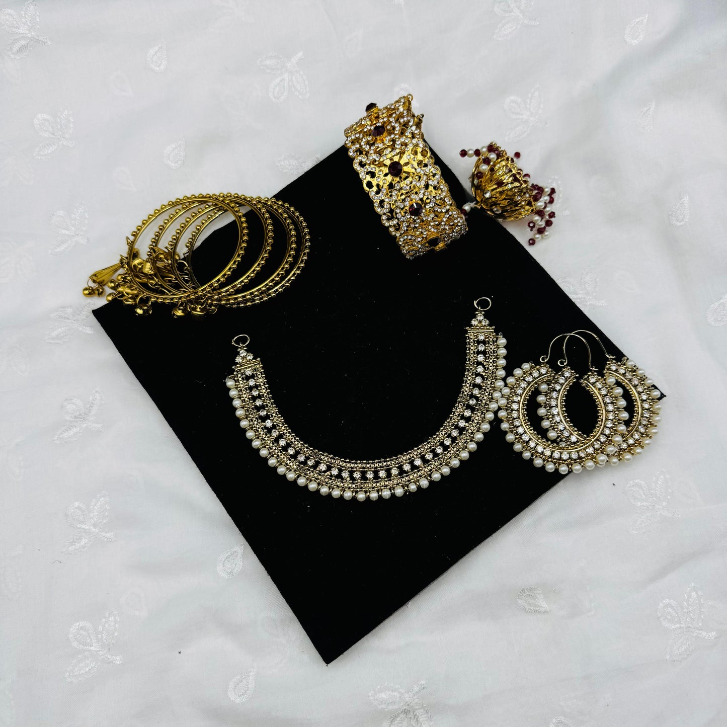 DEAL 11: With 3 articles_ Real price_4500_Discounted: 2200