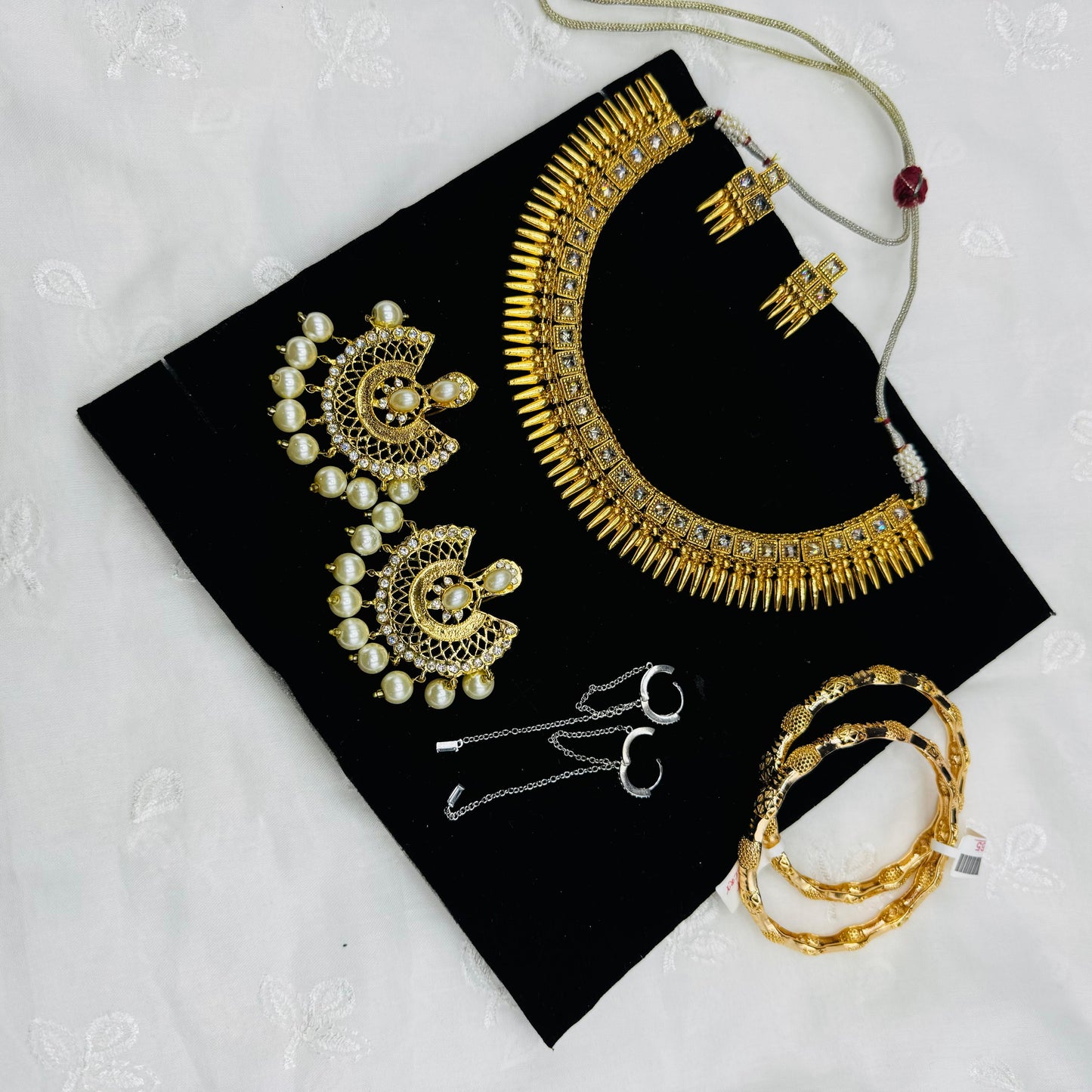 DEAL 29: With 4 articles_ Real price_6000_Discounted: 3500