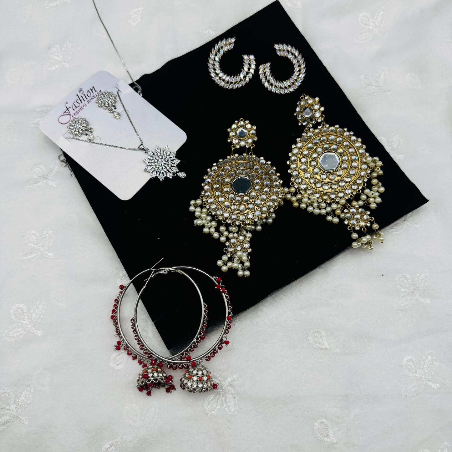 DEAL 30: With 4 articles_ Real price_4500_Discounted: 2200