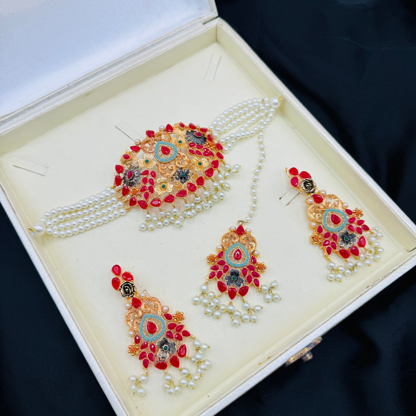 Beautiful Nauratan ChokerSet