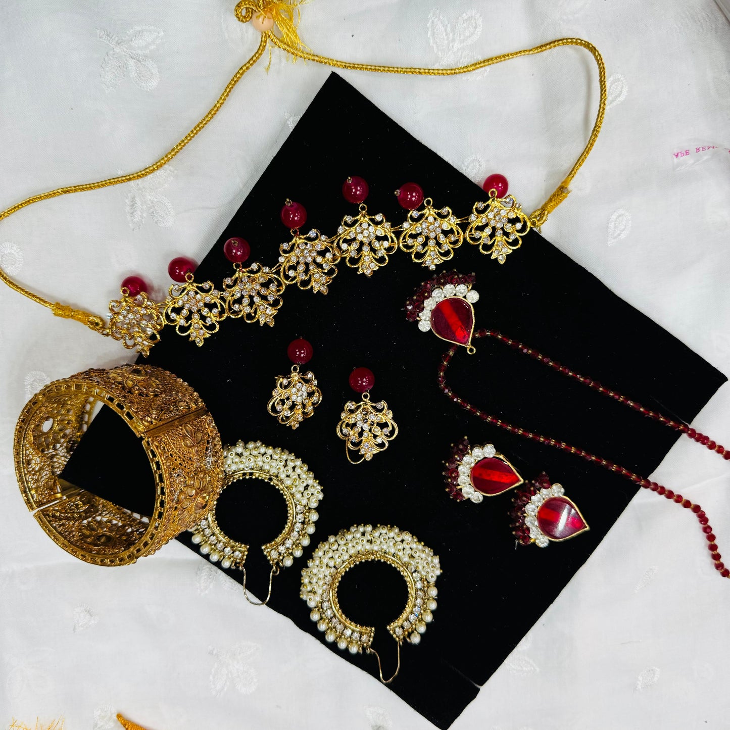 DEAL 33: With 4 articles_ Real price_4500_Discounted: 2200