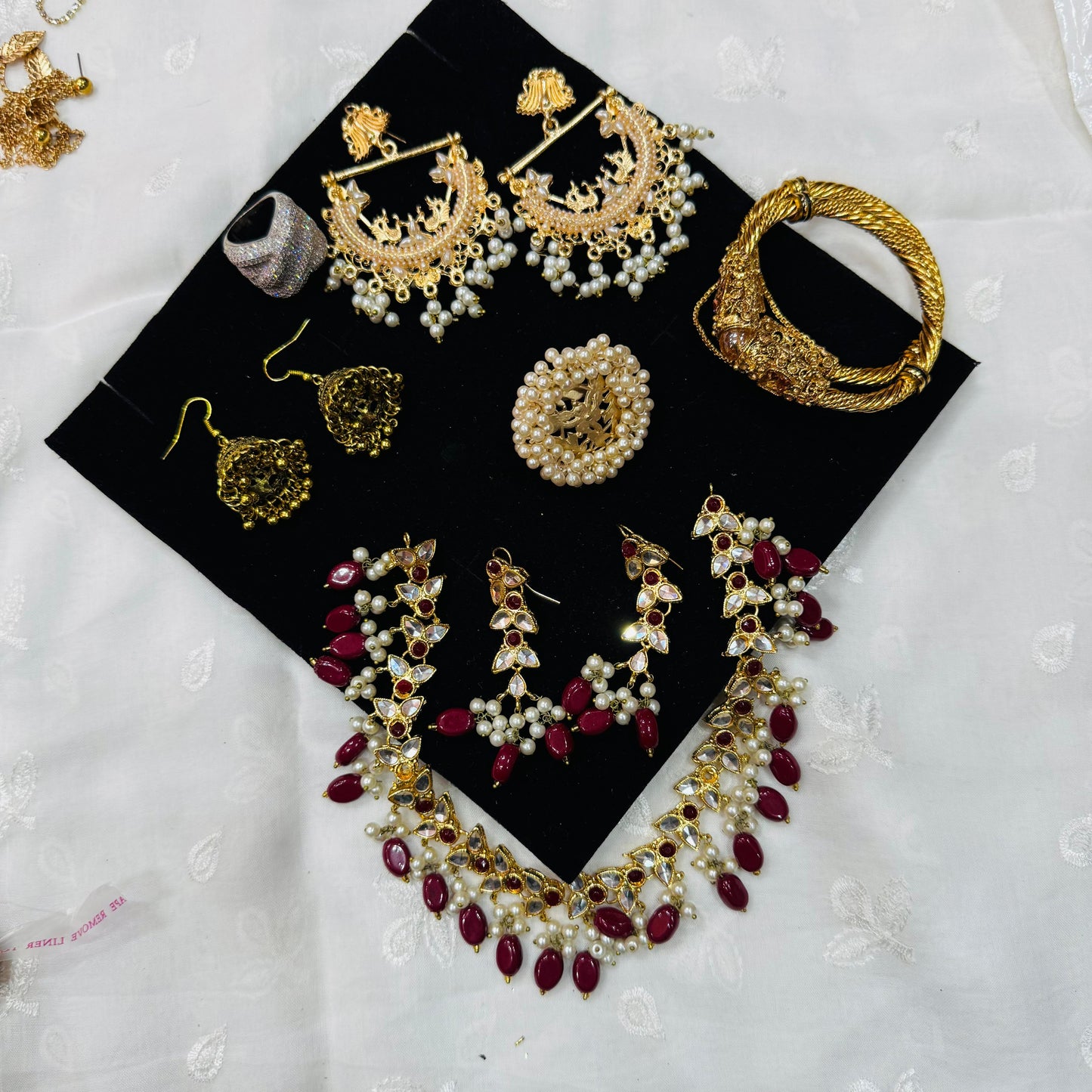 DEAL 37: With 5 articles_ Real price_6000_Discounted: 3000