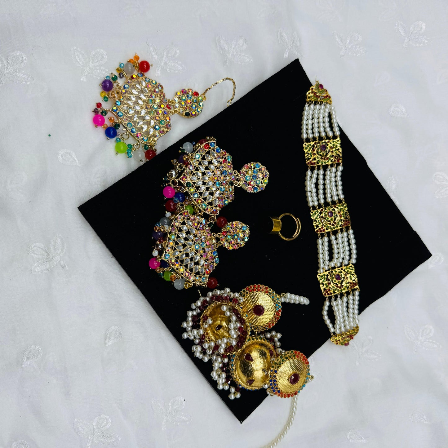 DEAL 6: With 4 articles_ Real price_4500_Discounted: 2500