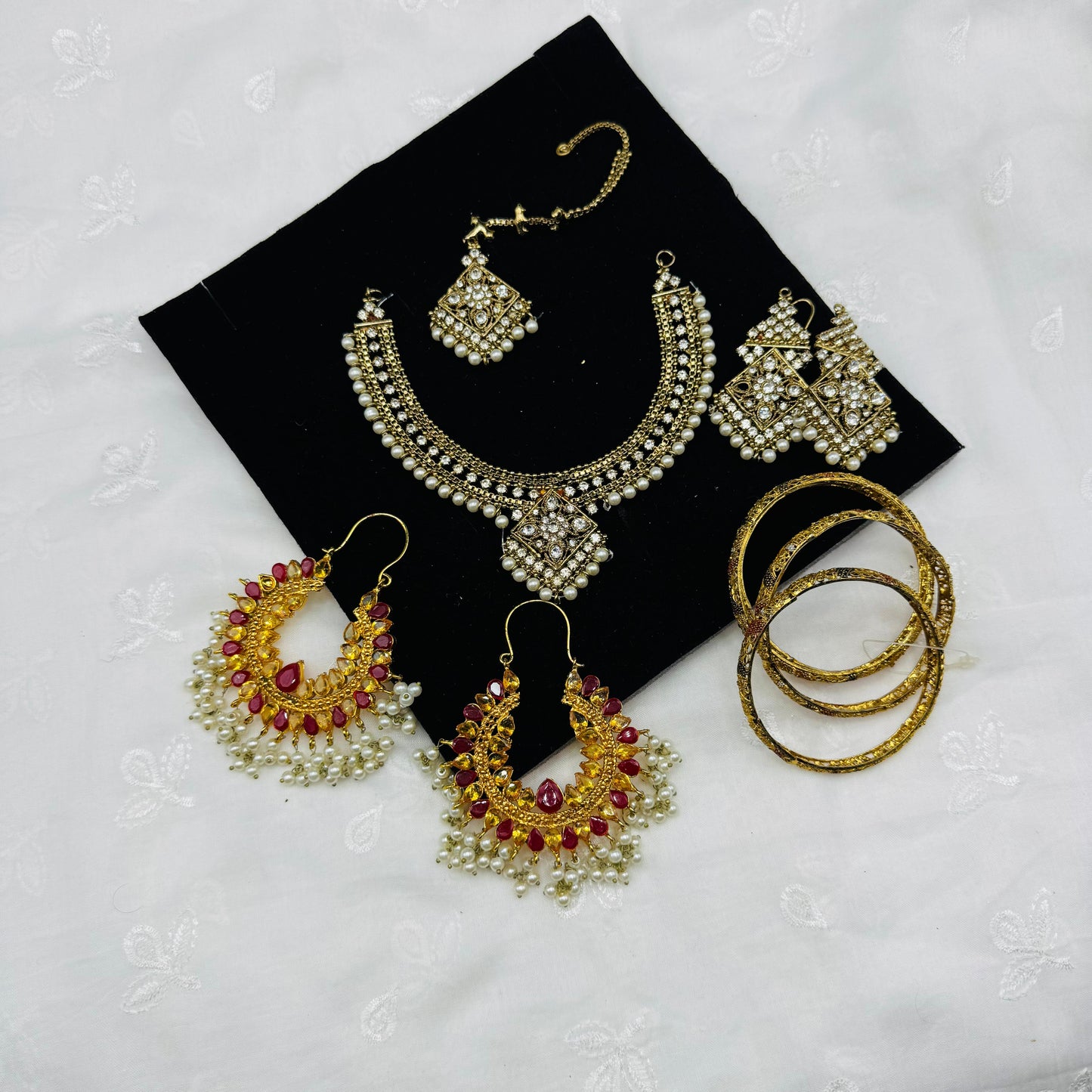 DEAL 8: With 5 articles_ Real price_4500_Discounted: 2200