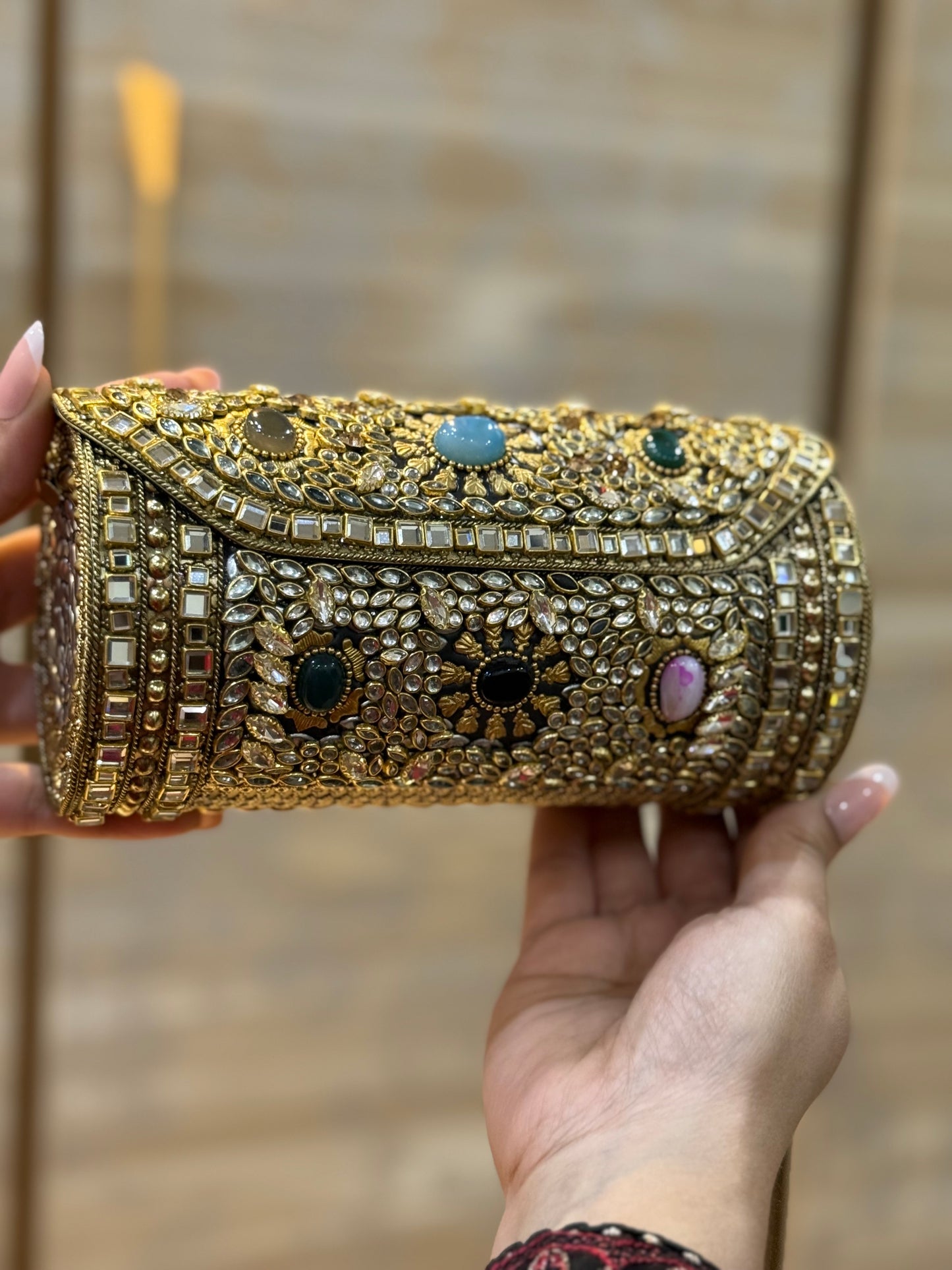 Beautiful Round Kundan Clutch
