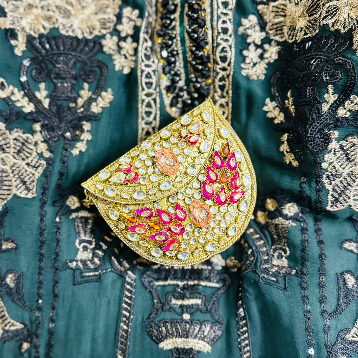 Kunda Clutch with Pink and white Pearls