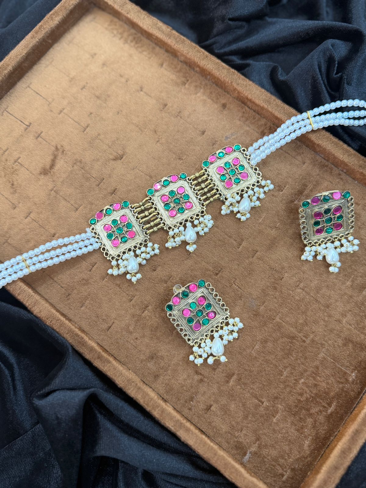 Palwasha Afghani Choker Set With EarRings