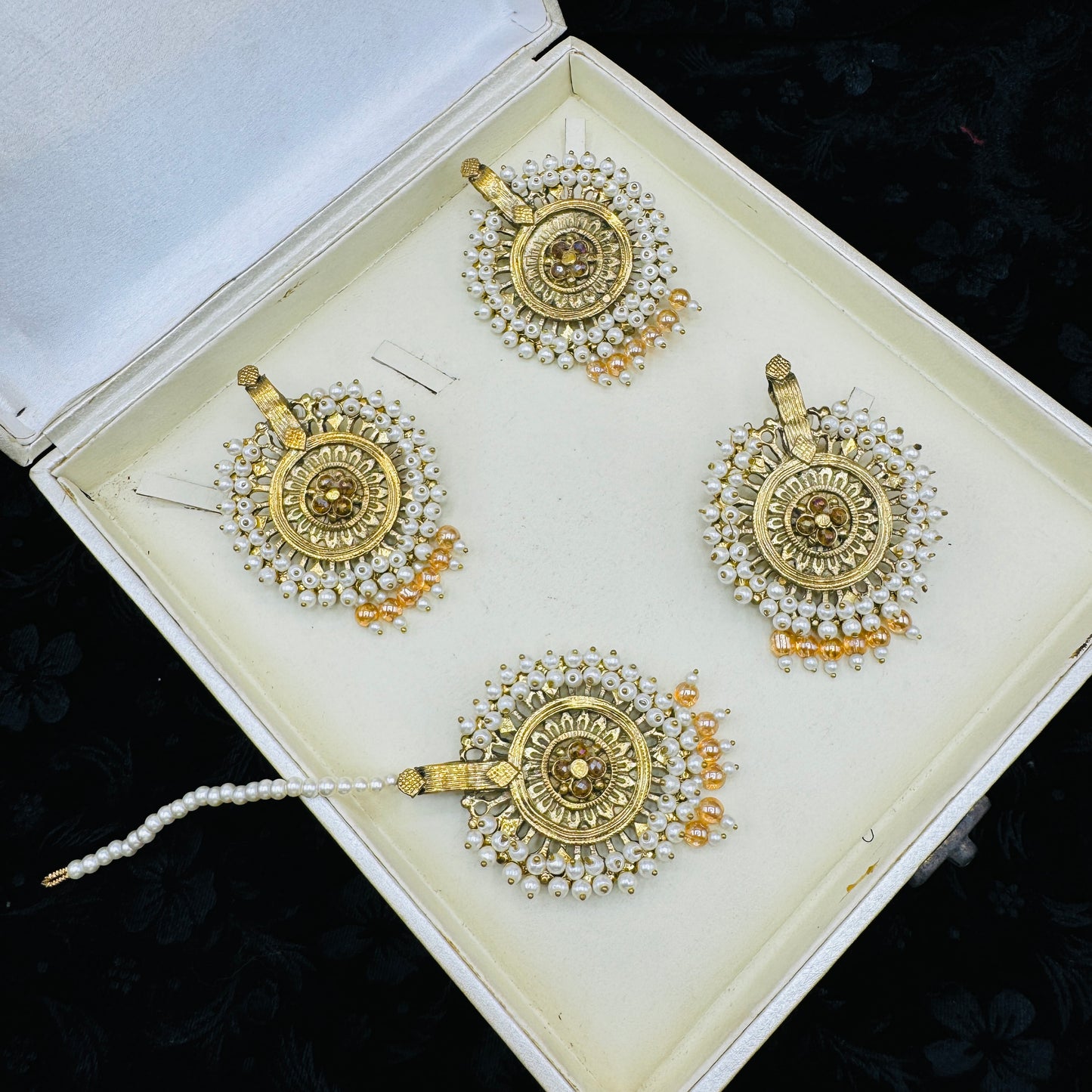 Beautiful new Design Gajra Earrings With matching Ring & Teeka