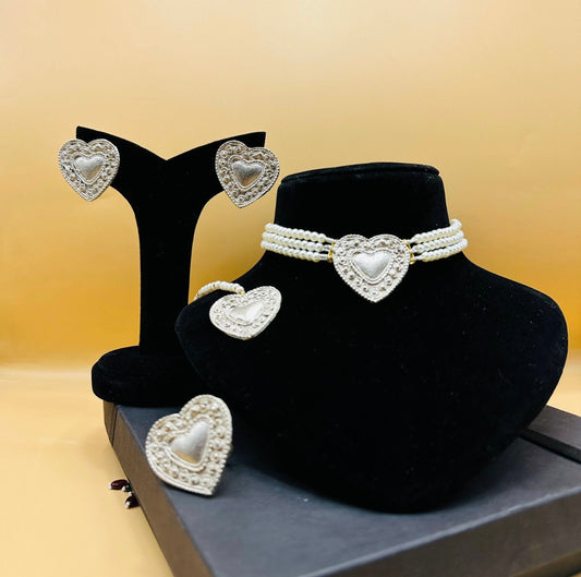 Heart choker set