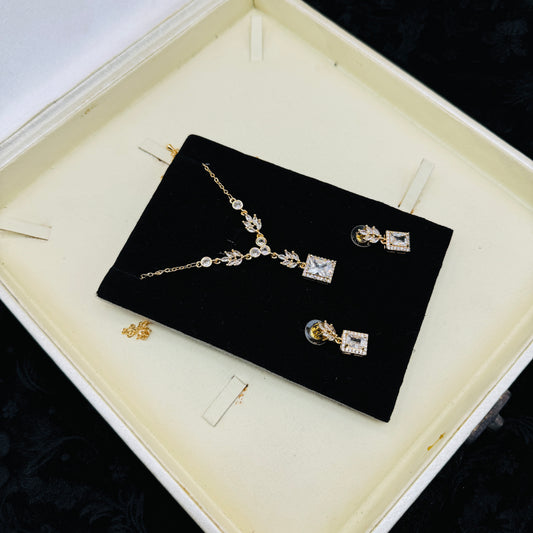 Beautiful Locket Set