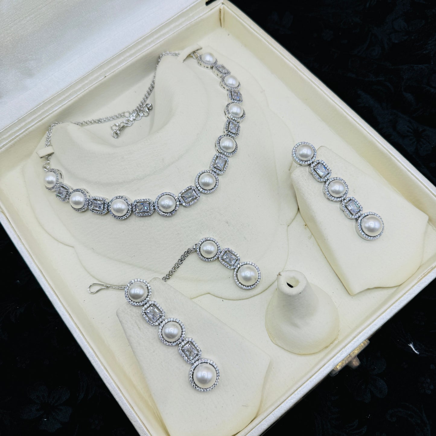 Beautiful New Silver set