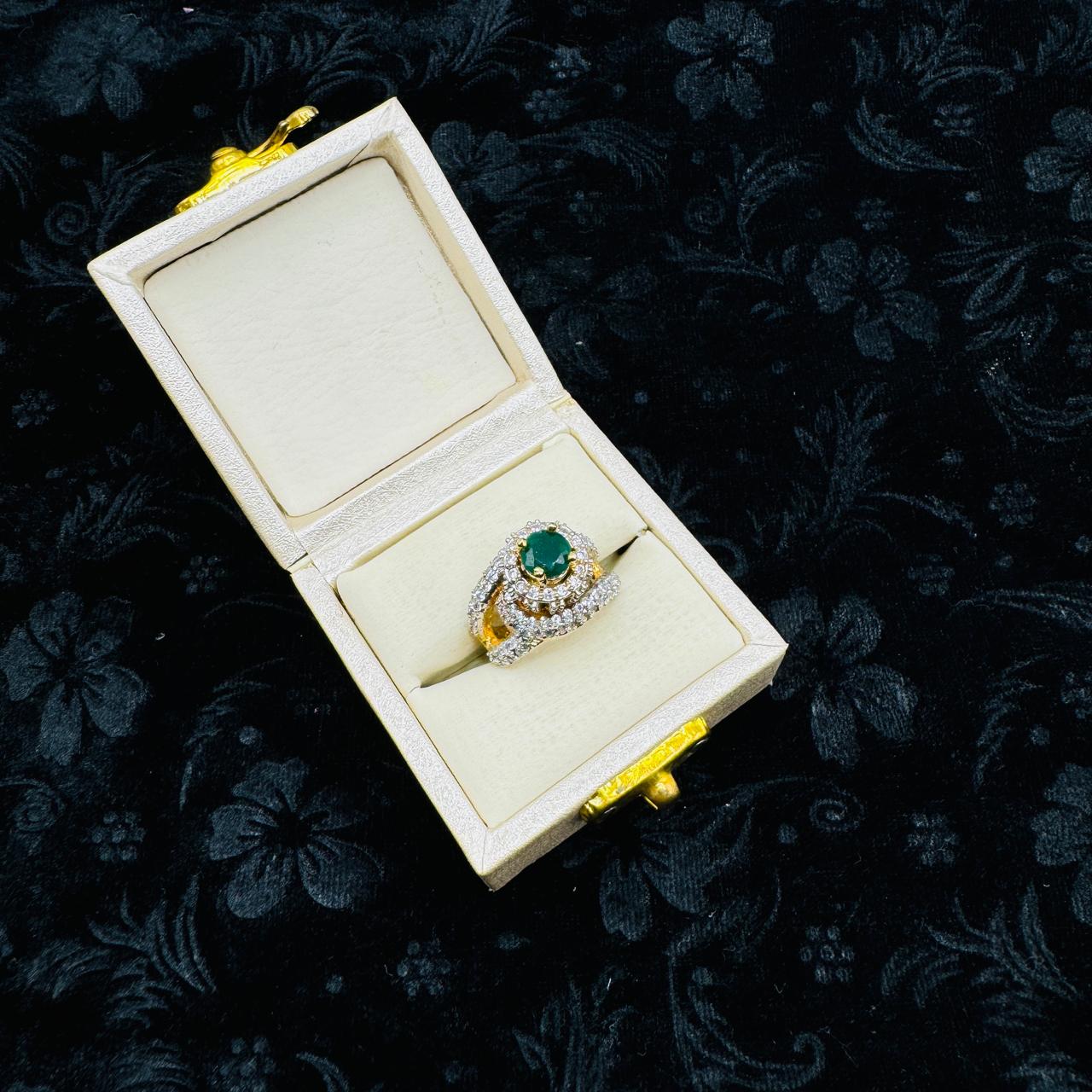 Green Gold-Polish Ring with Semiprecious Stone