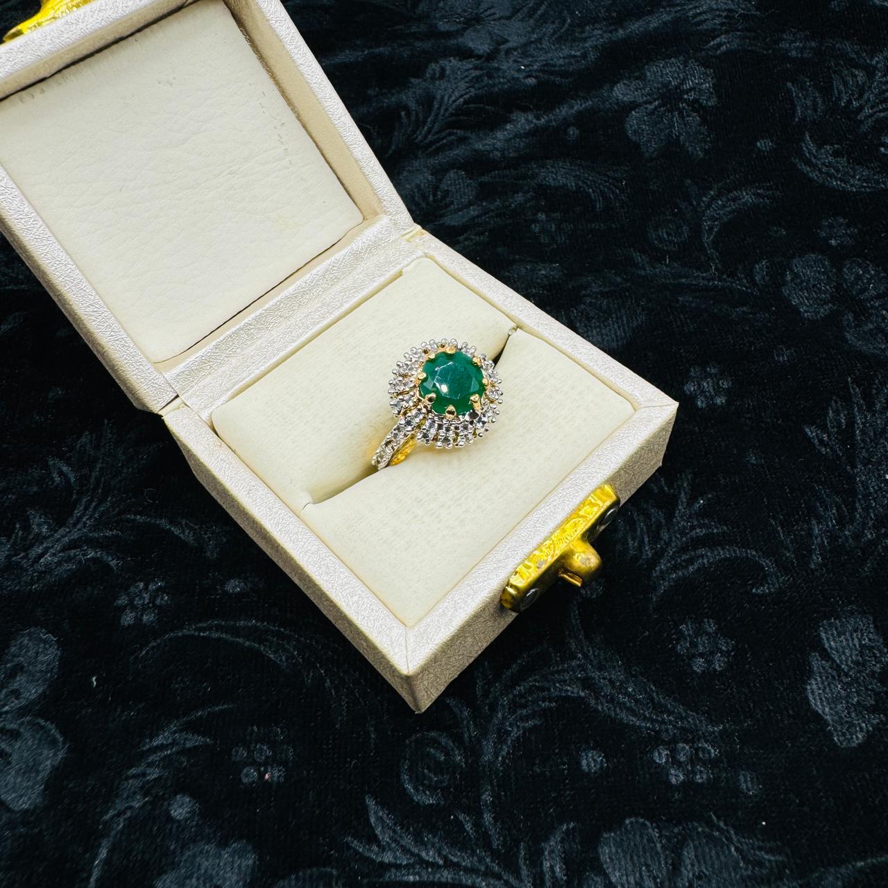 Green Gold-Polish Ring with Semiprecious Stone