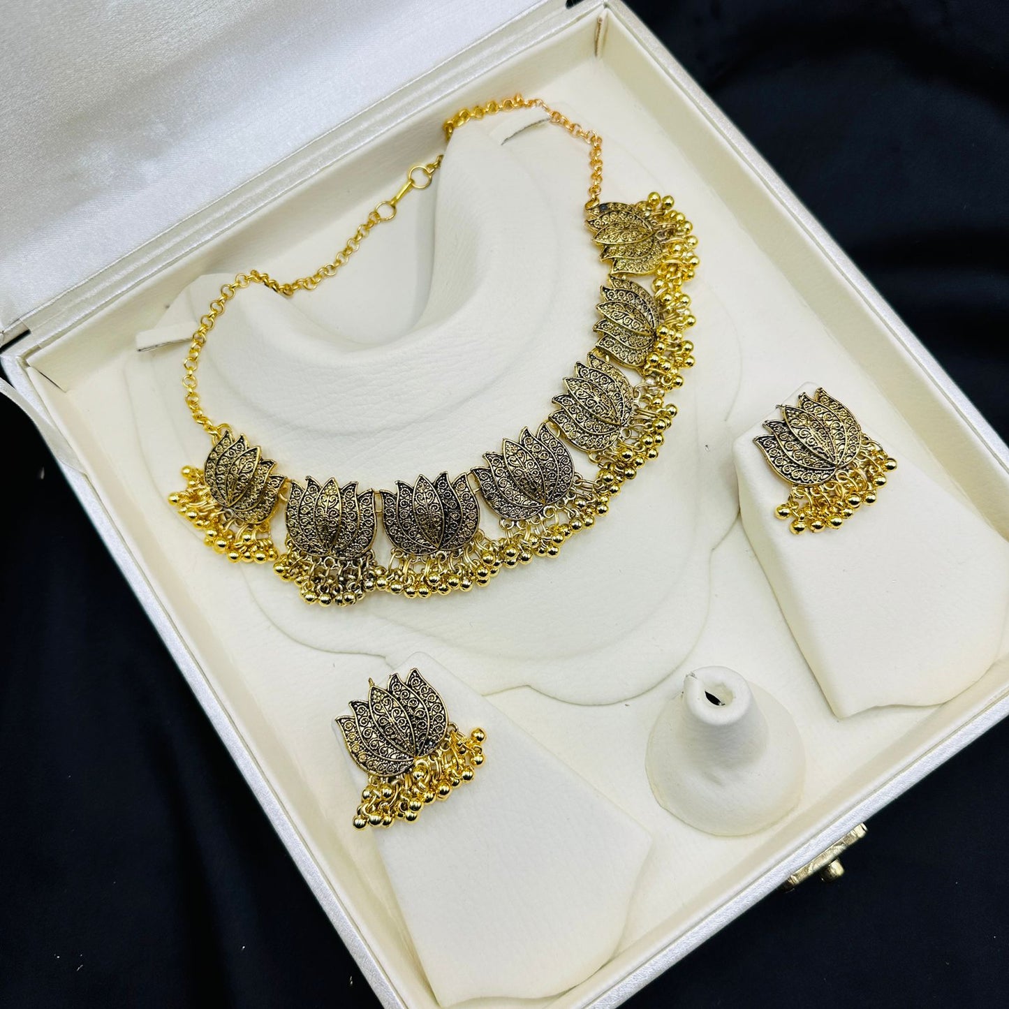 Lotus Necklace Set