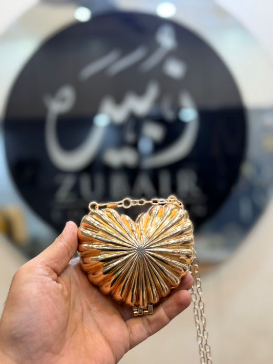 Stylish Heart Golden Metal Clutch_Design 1