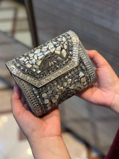 Indian Silver Sippi Metal Clutch