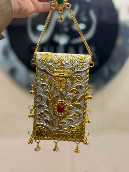 HandMade Luxury Golden Metal Clutch_Design 8