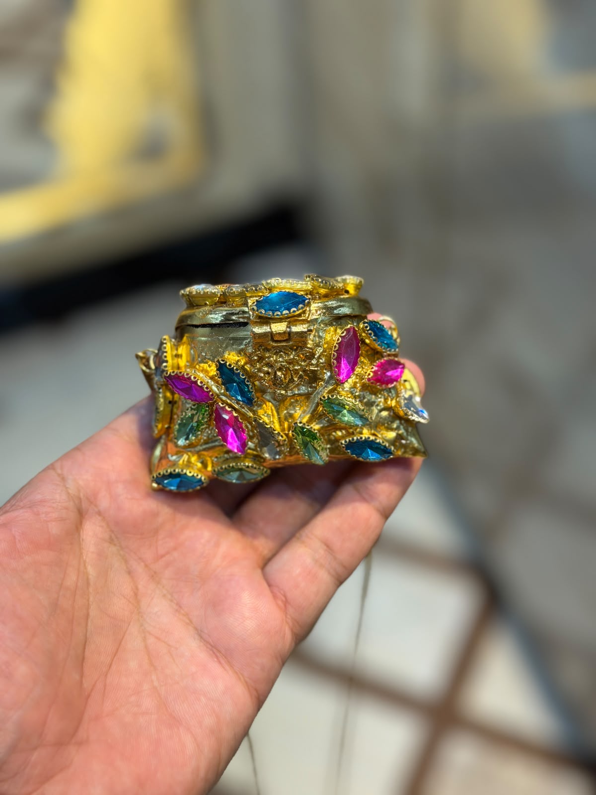 Stylish Indian Kundan Metal Clutch_Small Size_New Arrival