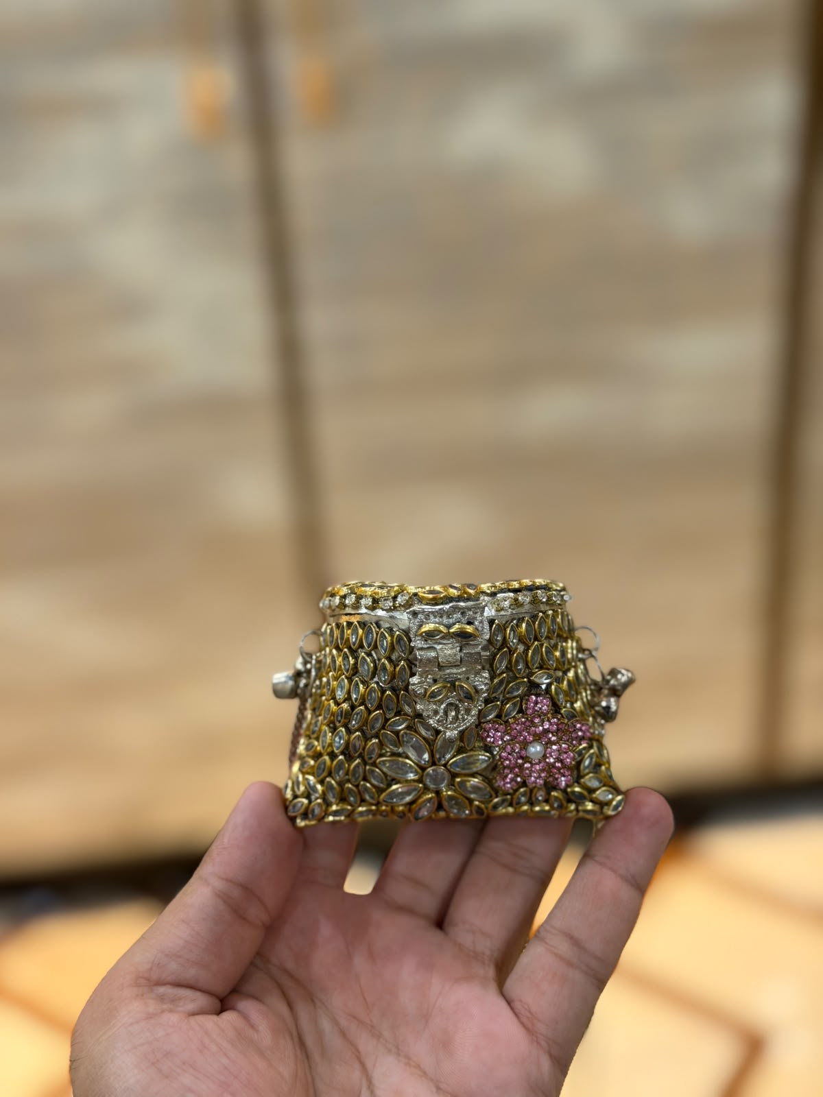 Stylish Indian Kundan Metal Clutch_Small Size_New Arrival