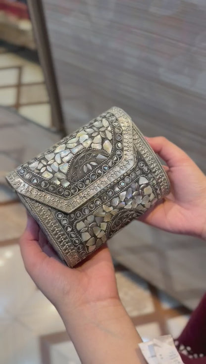 Indian Silver Sippi Metal Clutch