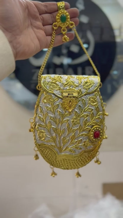 Stylish Golden 2 Tune Metal Clutches_Design 3